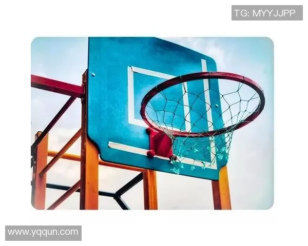 在篮球公园的椅子上捕捉青春瞬间的美好照片分享体验