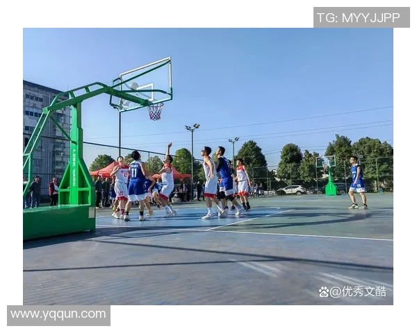 在篮球场上挥洒汗水的动词之旅与激情碰撞的瞬间